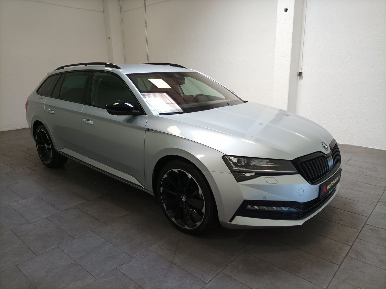 ŠKODA Superb Kombi SKODA Superb 2.0 TDI SCR 147kW DSG 4x4 SPORTLINE COMB Kombi #1