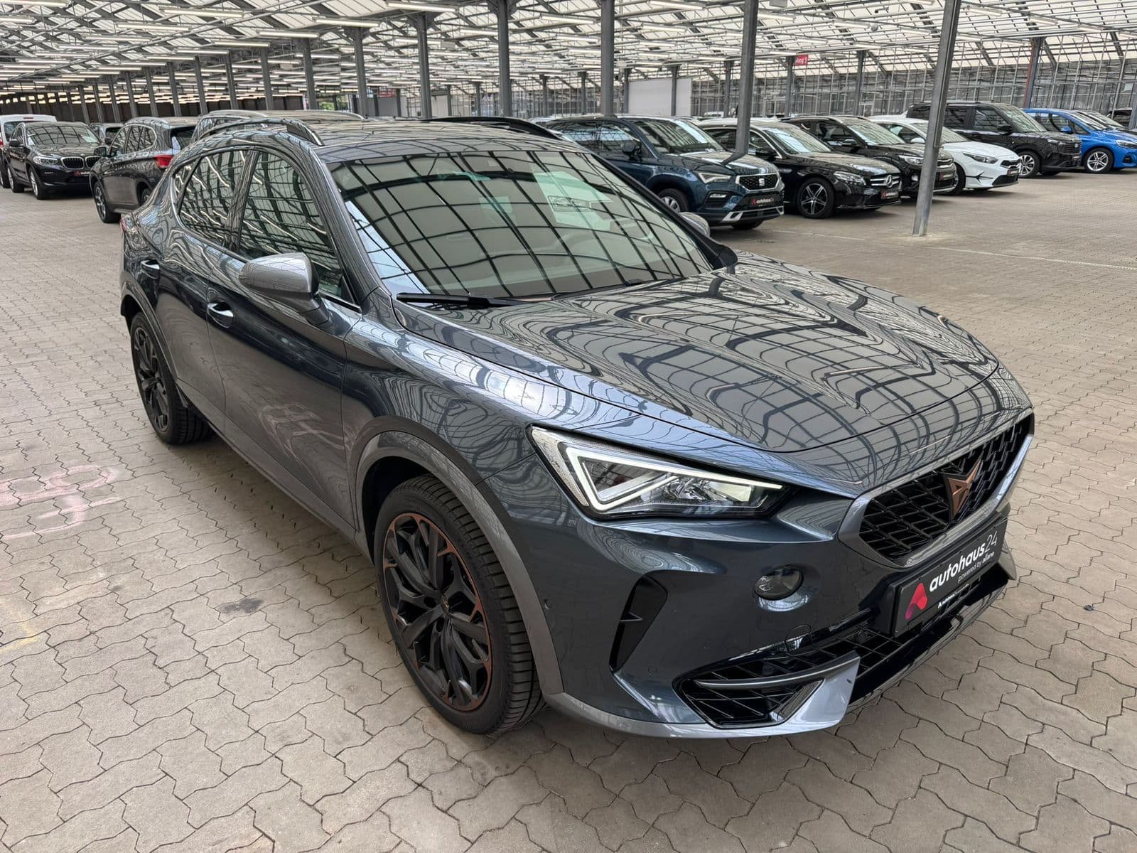 CUPRA Formentor SUV / Crossover / Geländewagen CUPRA Formentor 2.0 TSI 228kW VZ 4Drive DSG Sports Utility Vehicle #1