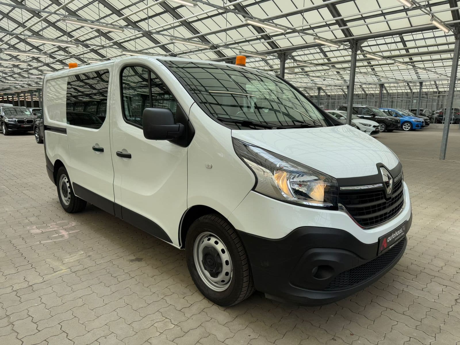 Renault Trafic Transporter RENAULT Trafic L1H1 2.0 ENERGY dCi 145 3,0t Komfort Kastenwagen #1