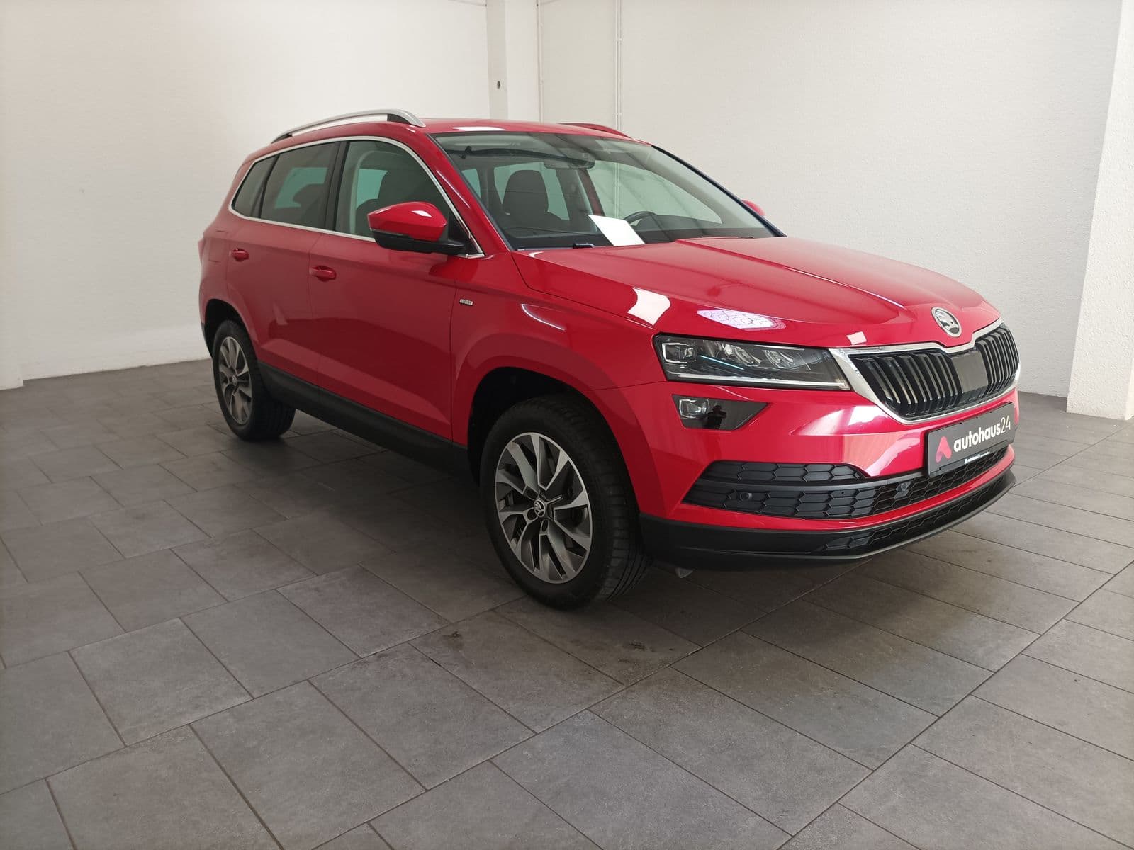 ŠKODA Karoq SUV / Crossover / Geländewagen SKODA Karoq 1.5l TSI ACT DSG CLEVER Sports Utility Vehicle #1