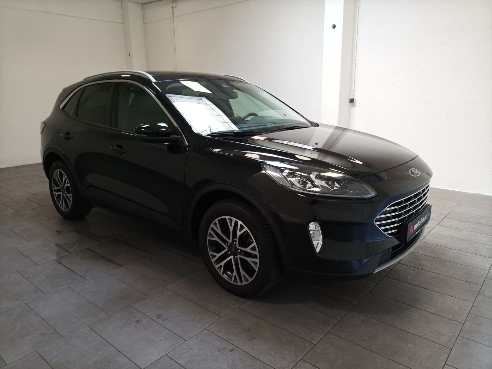 Ford Kuga SUV / Crossover / Geländewagen FORD Kuga 2.0 EcoBlue 140kW Auto Titanium X Sports Utility Vehicle #1