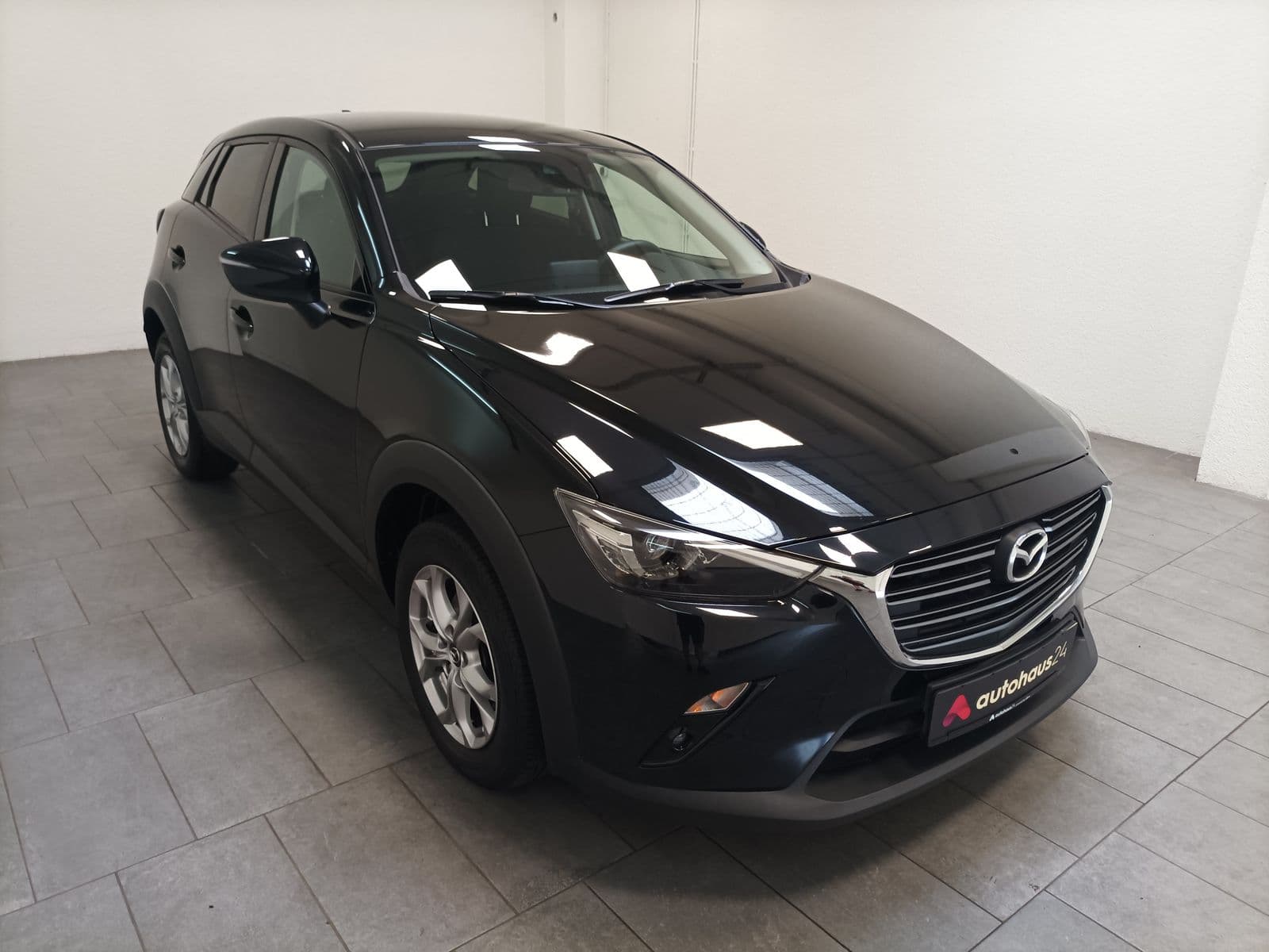 Mazda CX-3 SUV / Crossover / Geländewagen MAZDA CX-3 2.0 SKYACTIV-G Selection Sports Utility Vehicle #1