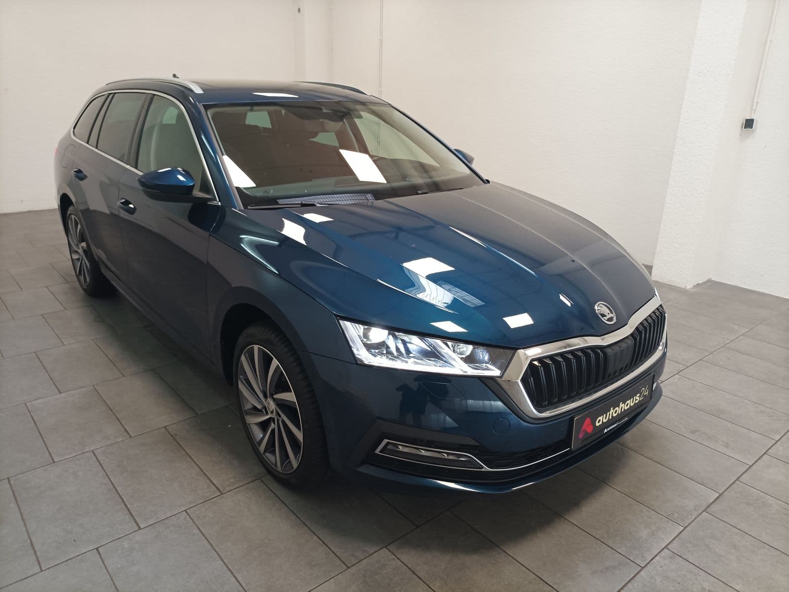 ŠKODA Octavia Kombi SKODA Octavia 1.5 TSI e-TEC DSG STYLE COMBI Kombi #1