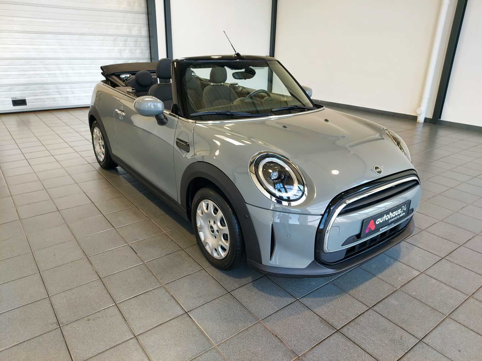 MINI Cabrio Cabrio / Roadster MINI MINI One Cabrio Essential Trim Cabriolet #1