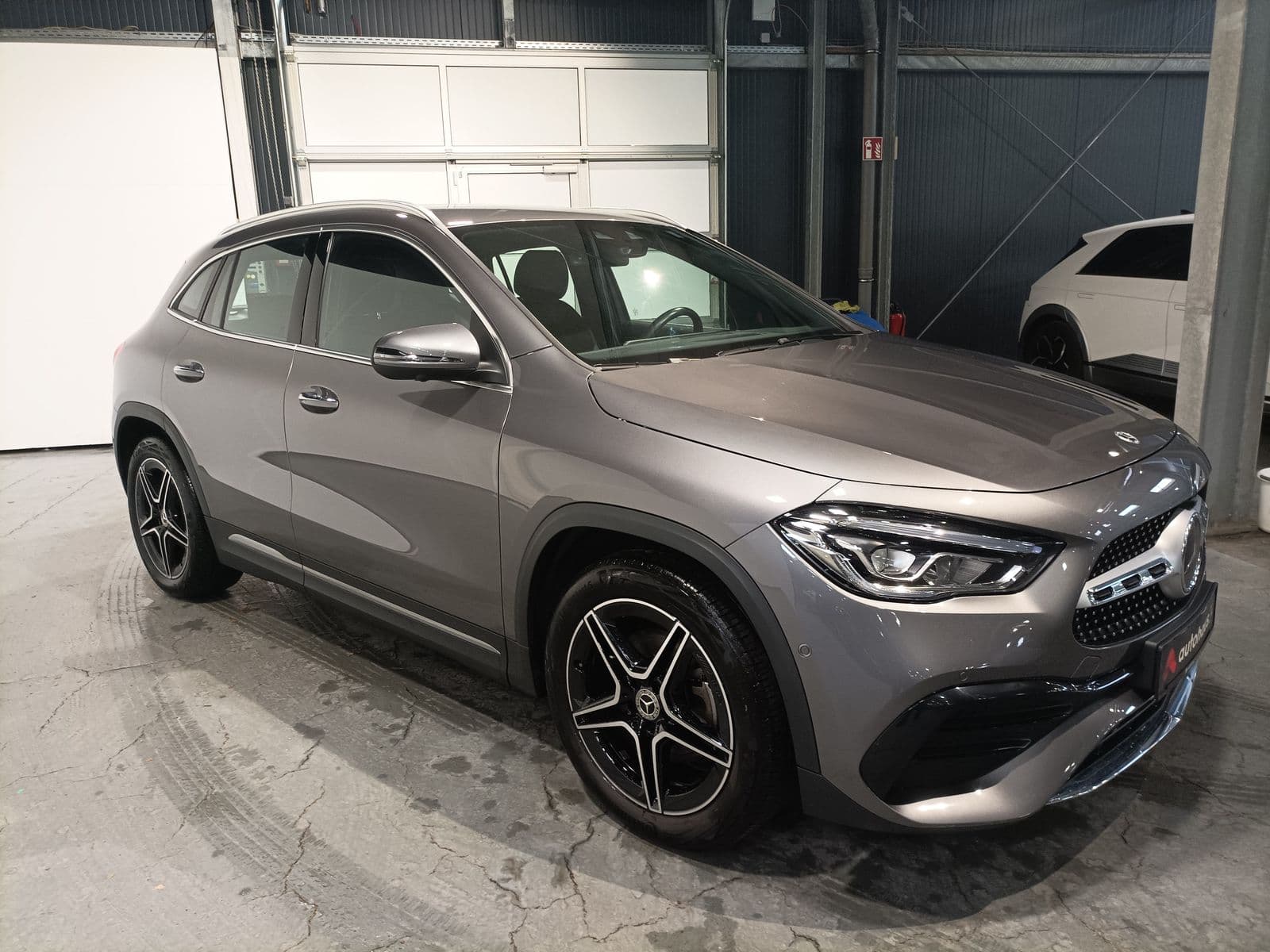 Mercedes-Benz GLA-Klasse SUV / Crossover / Geländewagen MERCEDES GLA GLA 250 4MATIC DCT Sports Utility Vehicle #1
