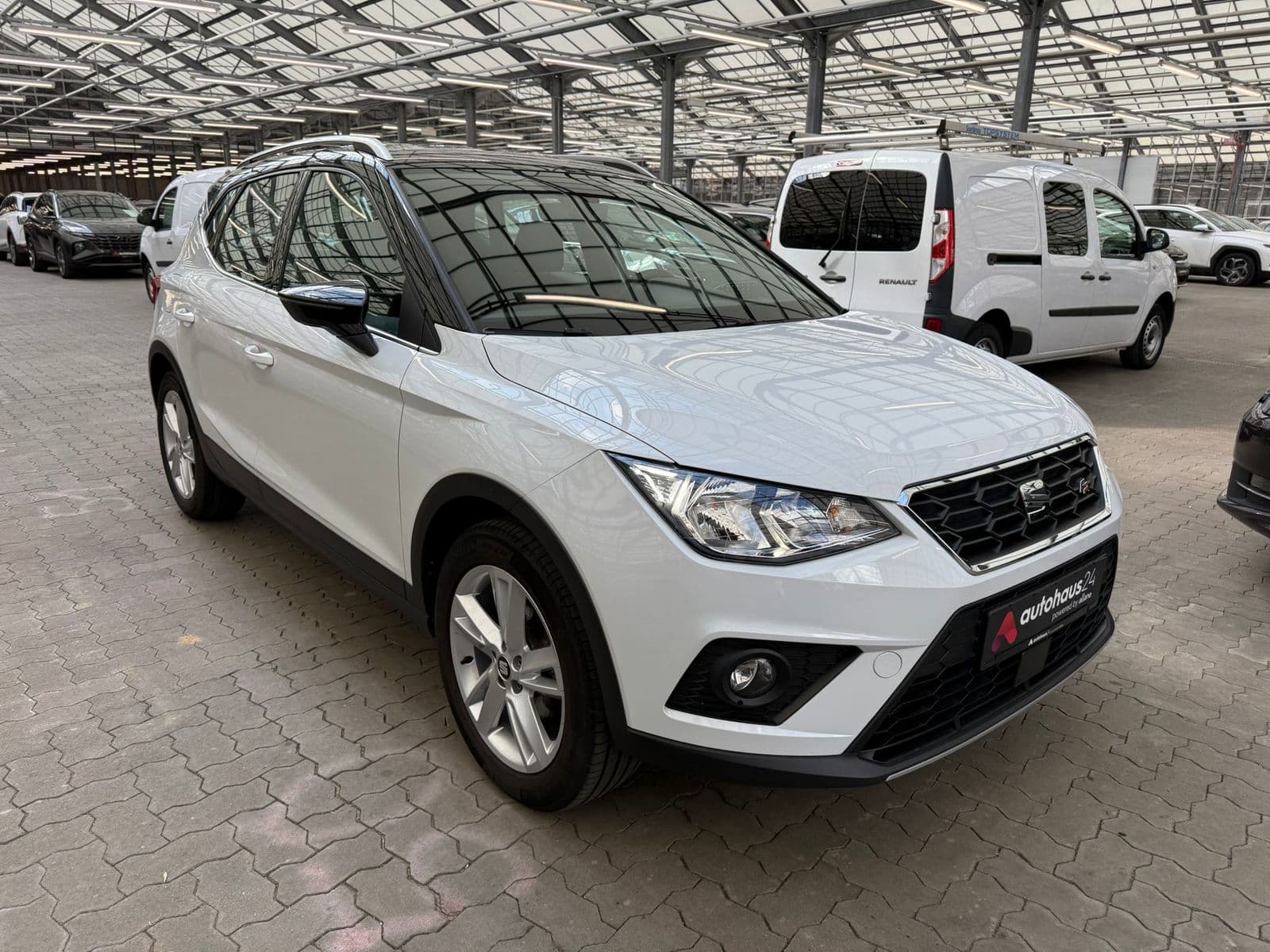 SEAT Arona SUV / Crossover / Geländewagen SEAT Arona 1.0 TSI 81kW FR Sports Utility Vehicle #1