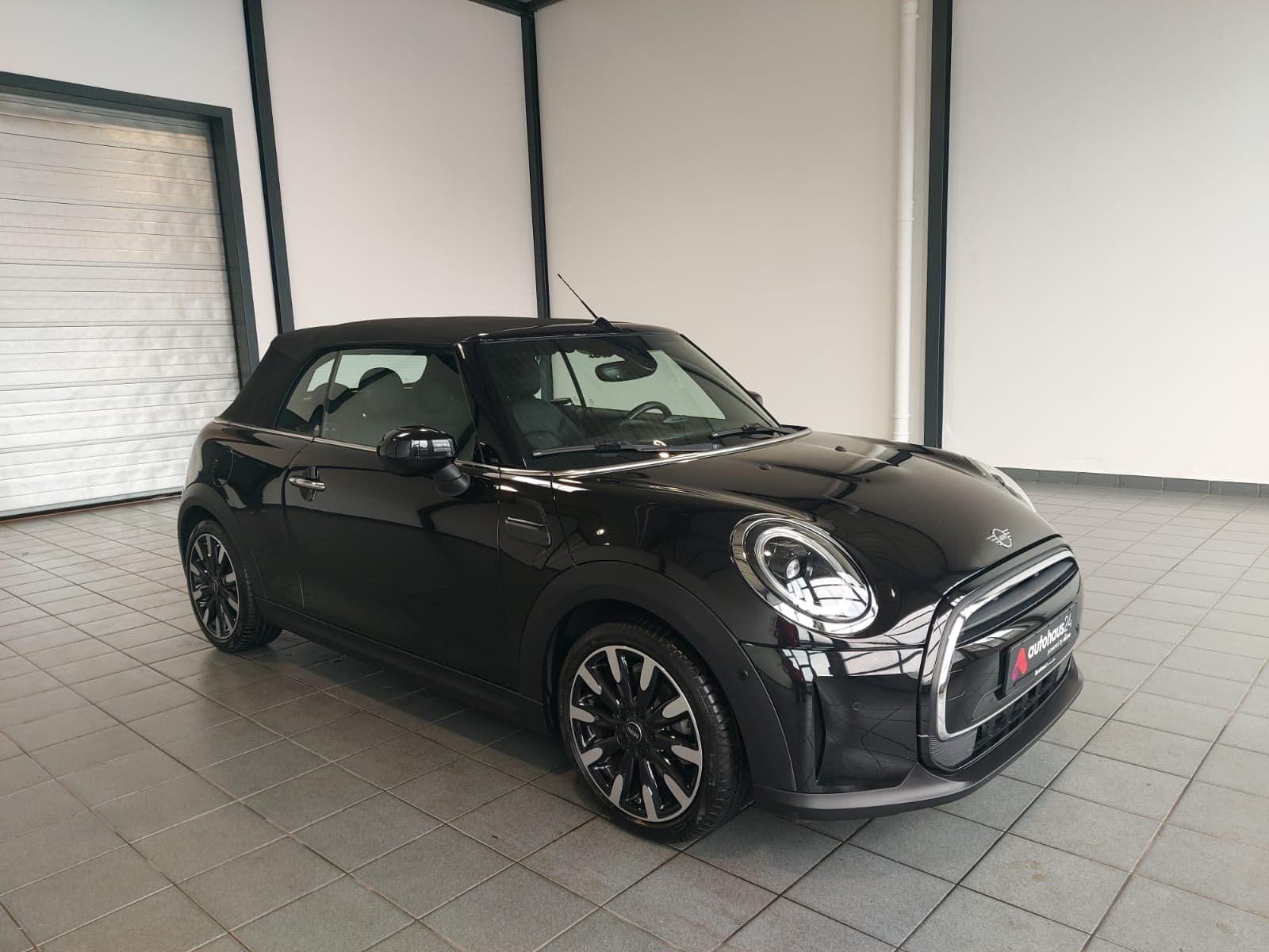 MINI Cabrio Cabrio / Roadster MINI MINI One Cabrio Classic Trim Cabriolet #1