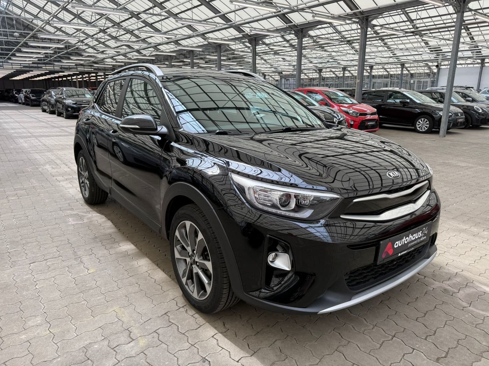 Kia Stonic SUV / Crossover / Geländewagen KIA Stonic 1.0 T-GDI 100 Vision Sports Utility Vehicle #1