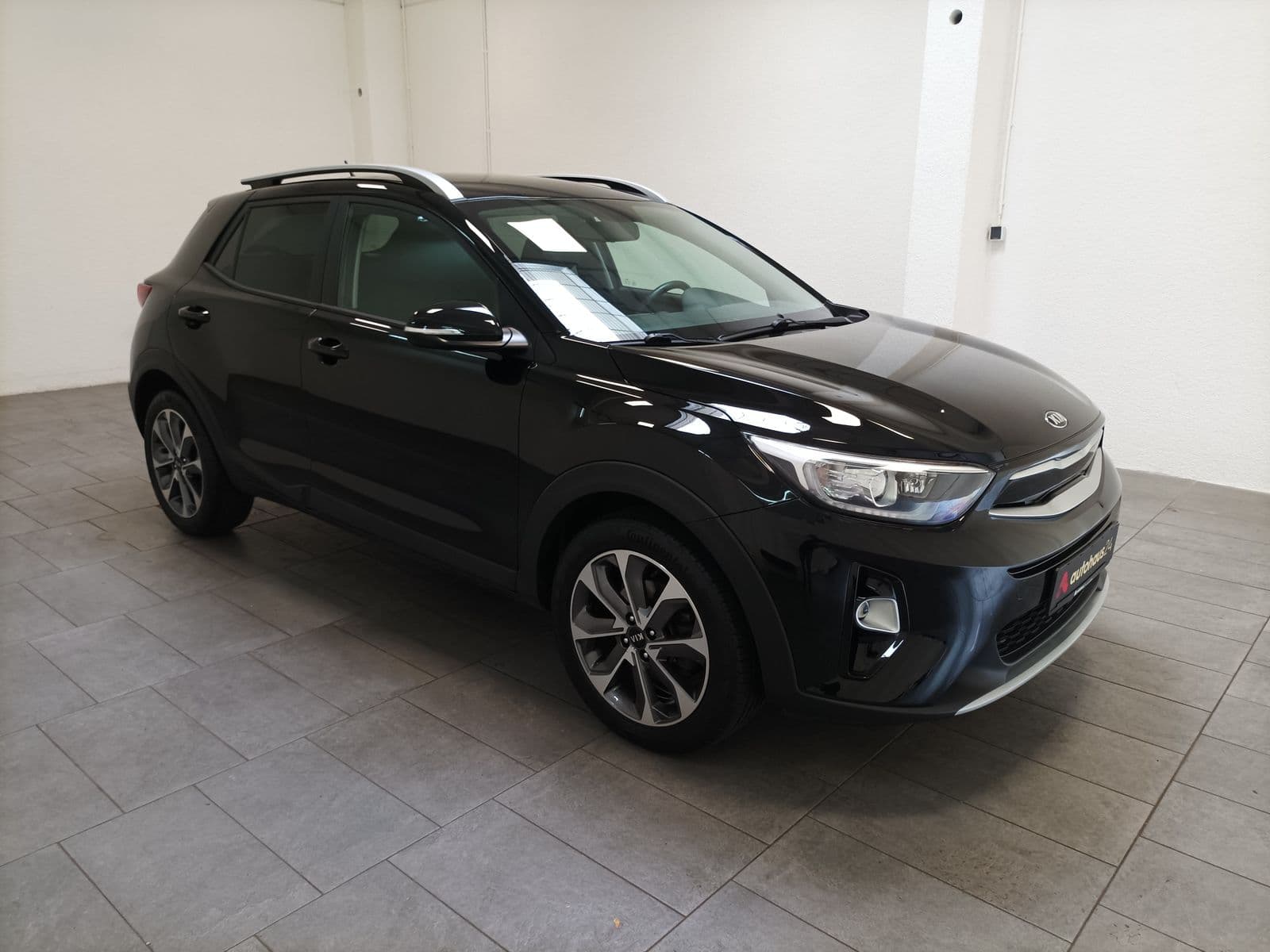Kia Stonic SUV / Crossover / Geländewagen KIA Stonic 1.0 T-GDI 100 Vision Sports Utility Vehicle #1