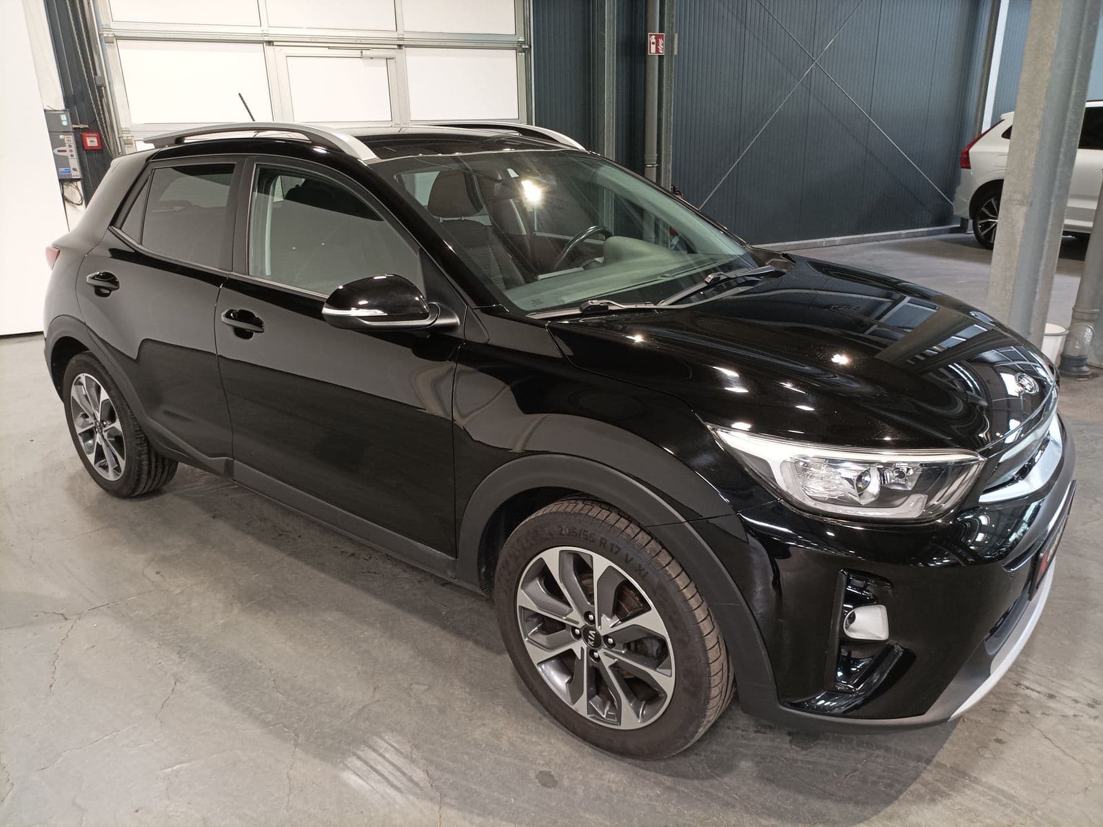 Kia Stonic SUV / Crossover / Geländewagen KIA Stonic 1.0 T-GDI 100 Vision Sports Utility Vehicle #1
