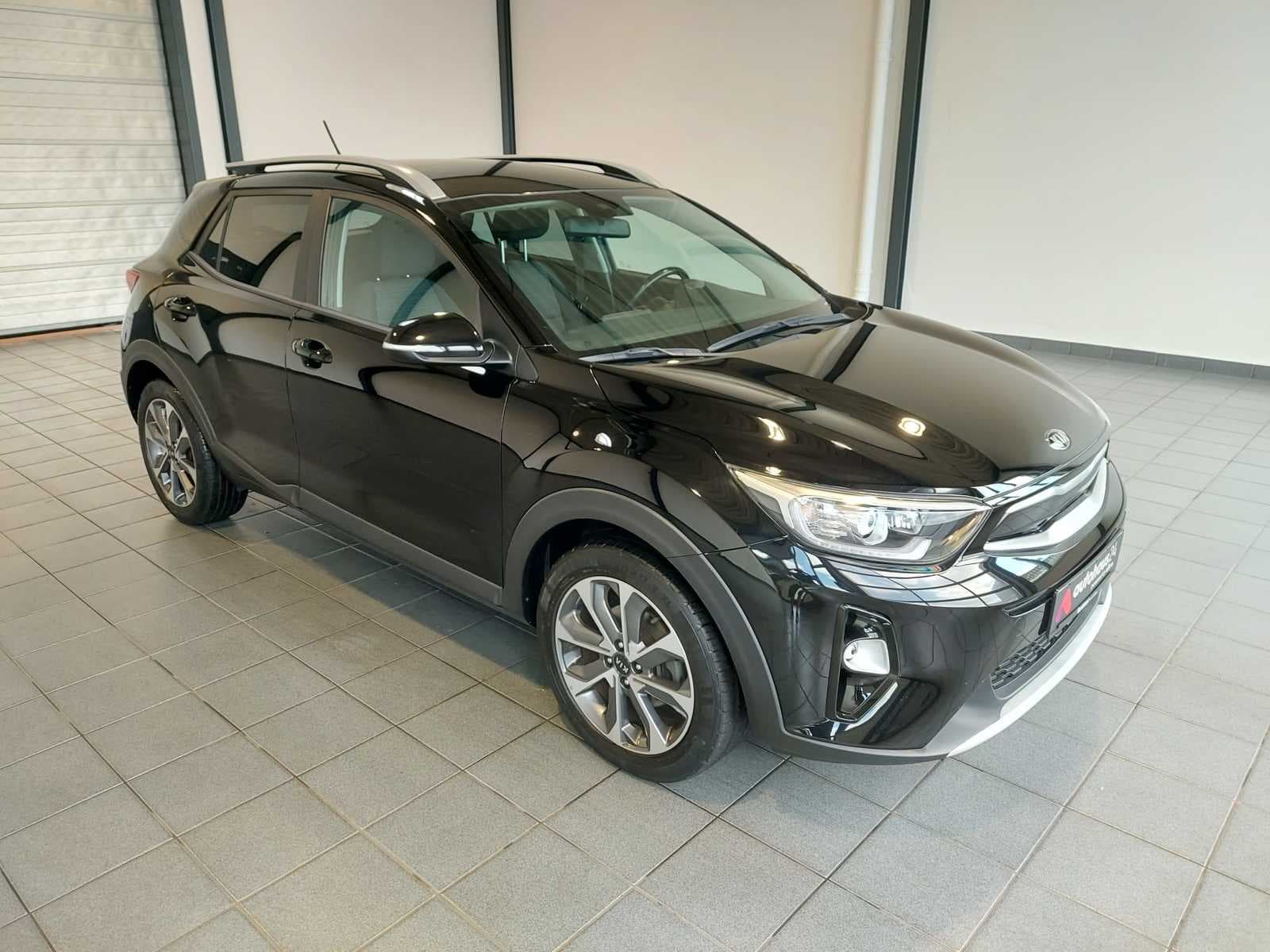Kia Stonic SUV / Crossover / Geländewagen KIA Stonic 1.0 T-GDI 100 Vision Sports Utility Vehicle #1