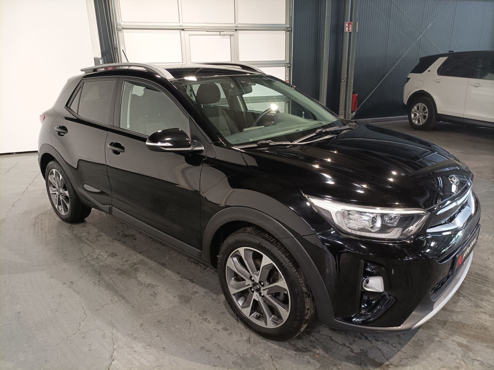 Kia Stonic SUV / Crossover / Geländewagen KIA Stonic 1.0 T-GDI 100 Vision Sports Utility Vehicle #1