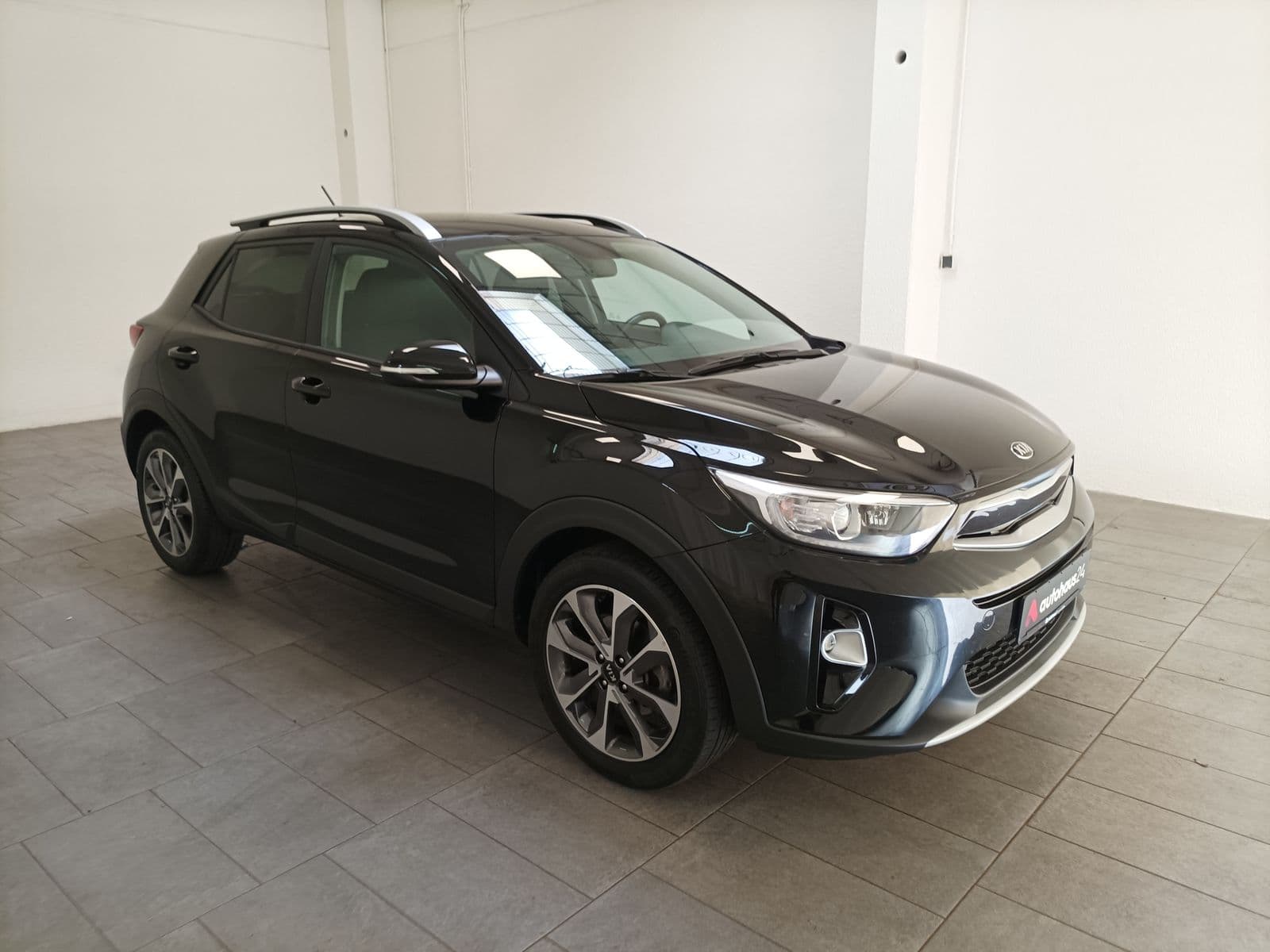 Kia Stonic SUV / Crossover / Geländewagen KIA Stonic 1.0 T-GDI 100 Vision Sports Utility Vehicle #1