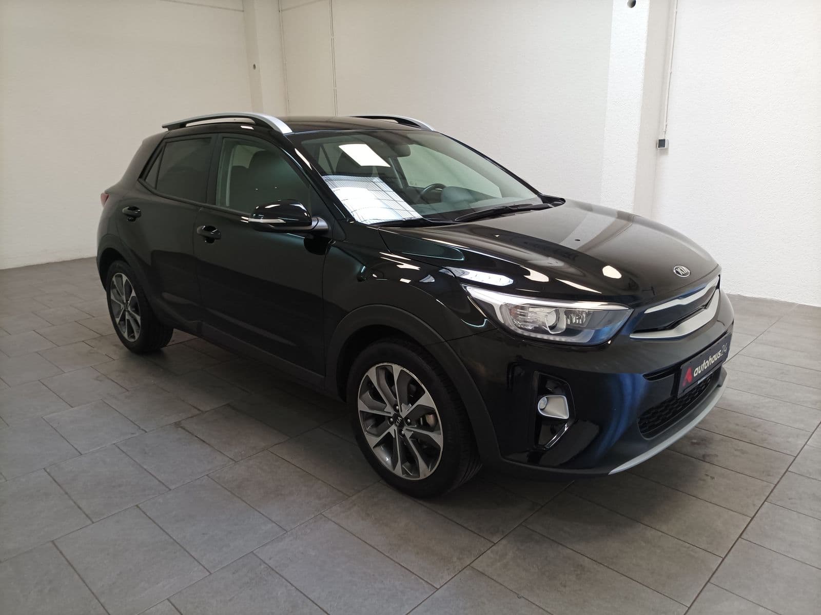 Kia Stonic SUV / Crossover / Geländewagen KIA Stonic 1.0 T-GDI 100 Vision Sports Utility Vehicle