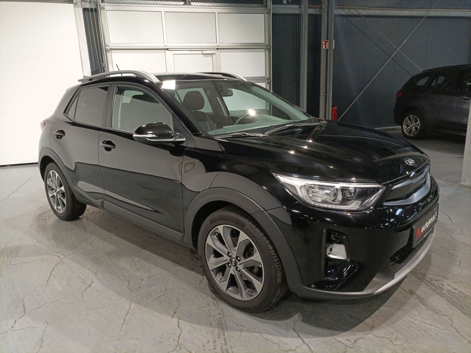 Kia Stonic SUV / Crossover / Geländewagen KIA Stonic 1.0 T-GDI 100 Vision Sports Utility Vehicle #1