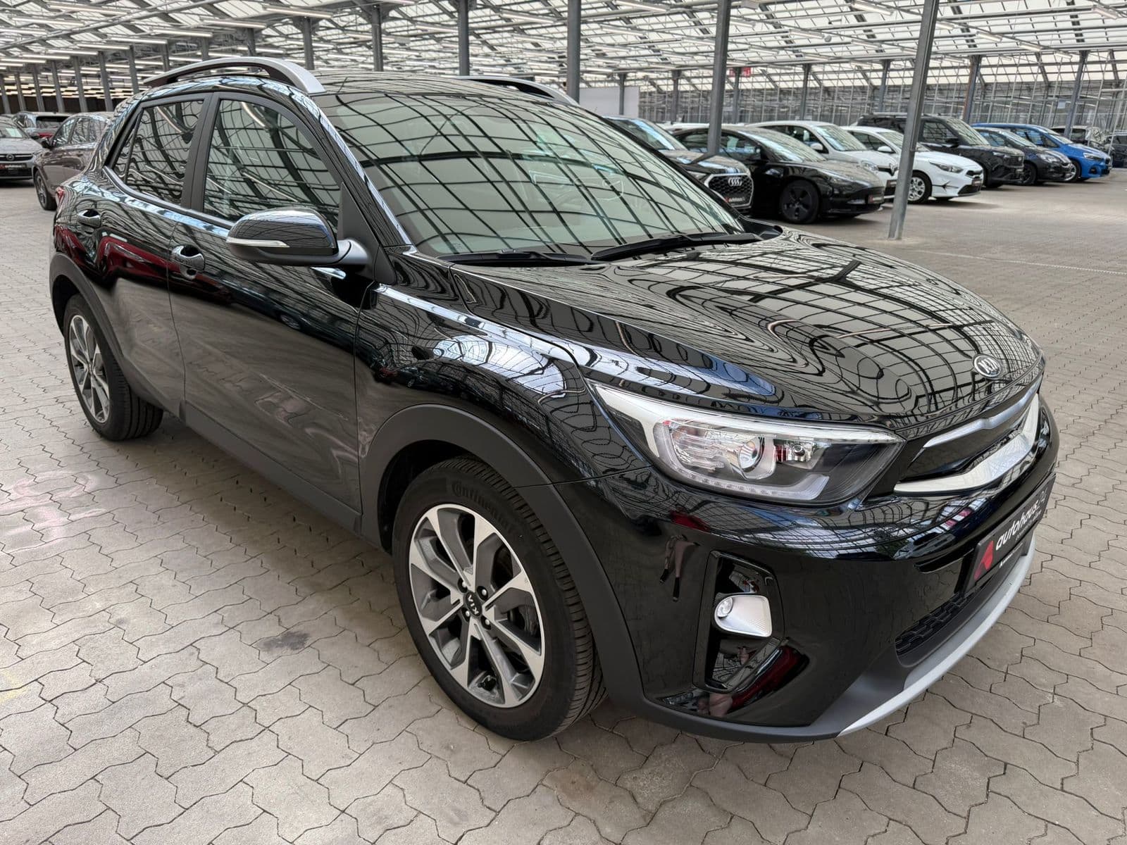 Kia Stonic SUV / Crossover / Geländewagen KIA Stonic 1.0 T-GDI 100 Vision Sports Utility Vehicle #1