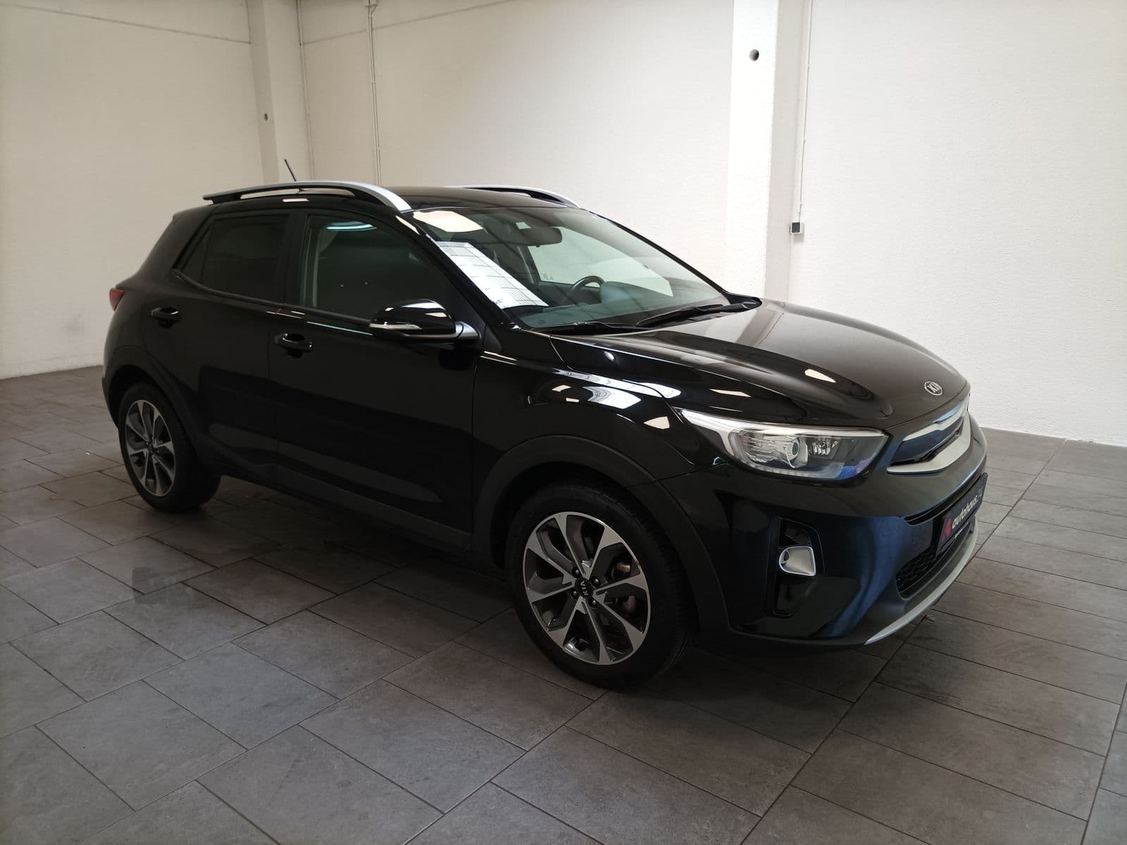 Kia Stonic SUV / Crossover / Geländewagen KIA Stonic 1.0 T-GDI 100 Vision Sports Utility Vehicle #1