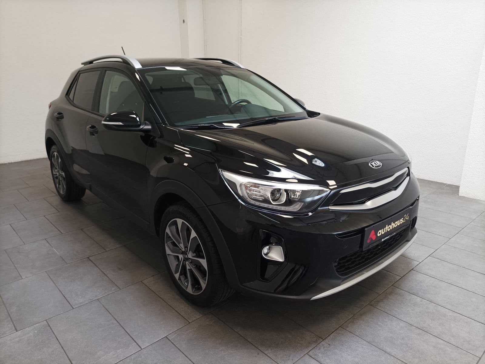 Kia Stonic SUV / Crossover / Geländewagen KIA Stonic 1.0 T-GDI 100 Vision Sports Utility Vehicle #1