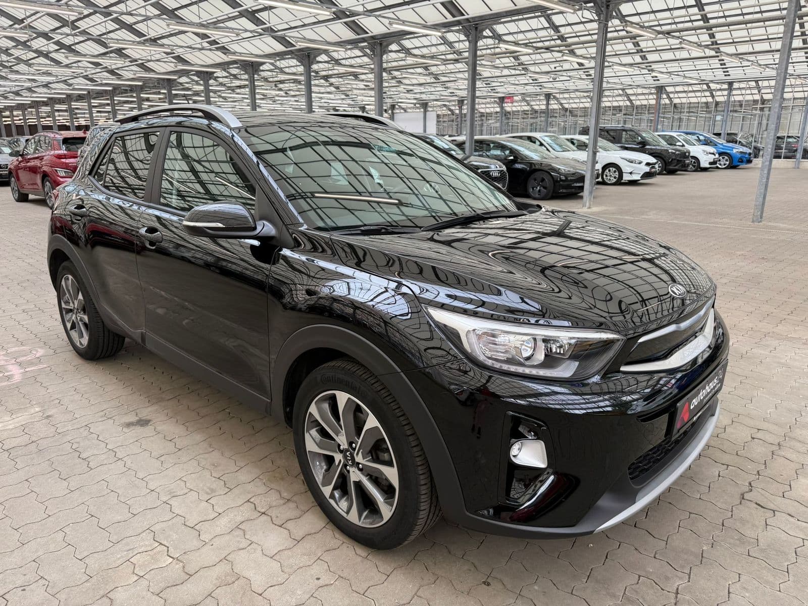 Kia Stonic SUV / Crossover / Geländewagen KIA Stonic 1.0 T-GDI 100 Vision Sports Utility Vehicle #1