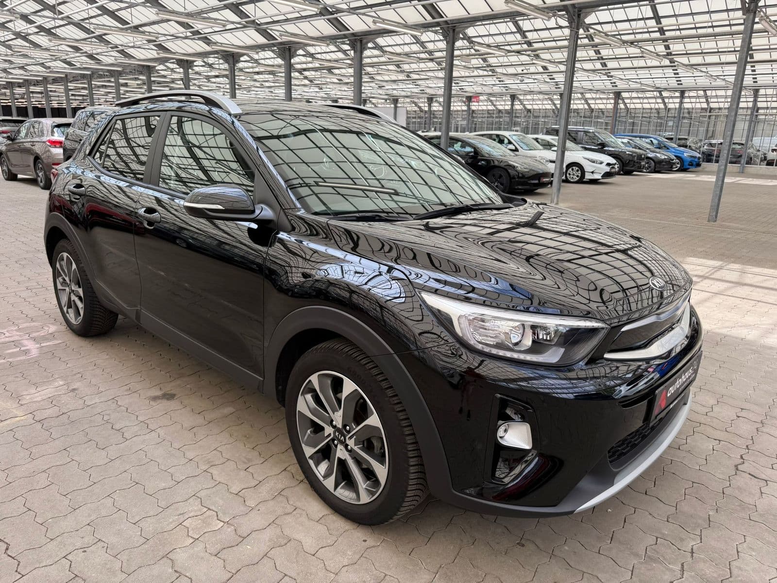 Kia Stonic SUV / Crossover / Geländewagen KIA Stonic 1.0 T-GDI 100 Vision Sports Utility Vehicle #1