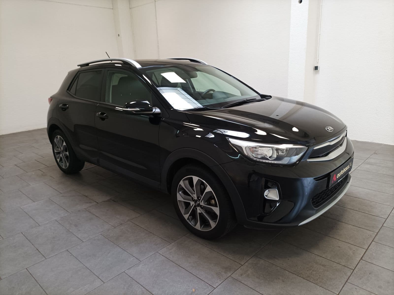 Kia Stonic SUV / Crossover / Geländewagen KIA Stonic 1.0 T-GDI 100 Vision Sports Utility Vehicle #1