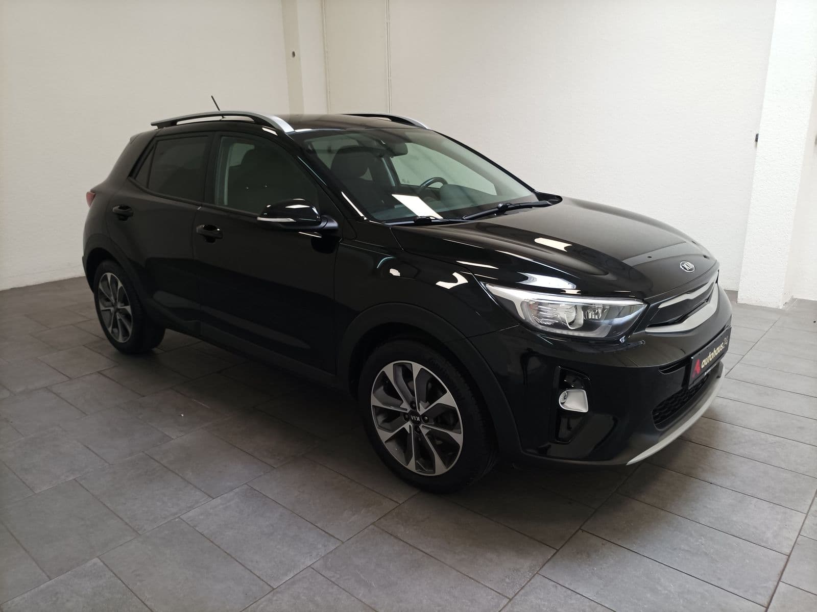 Kia Stonic SUV / Crossover / Geländewagen KIA Stonic 1.0 T-GDI 100 Vision Sports Utility Vehicle #1