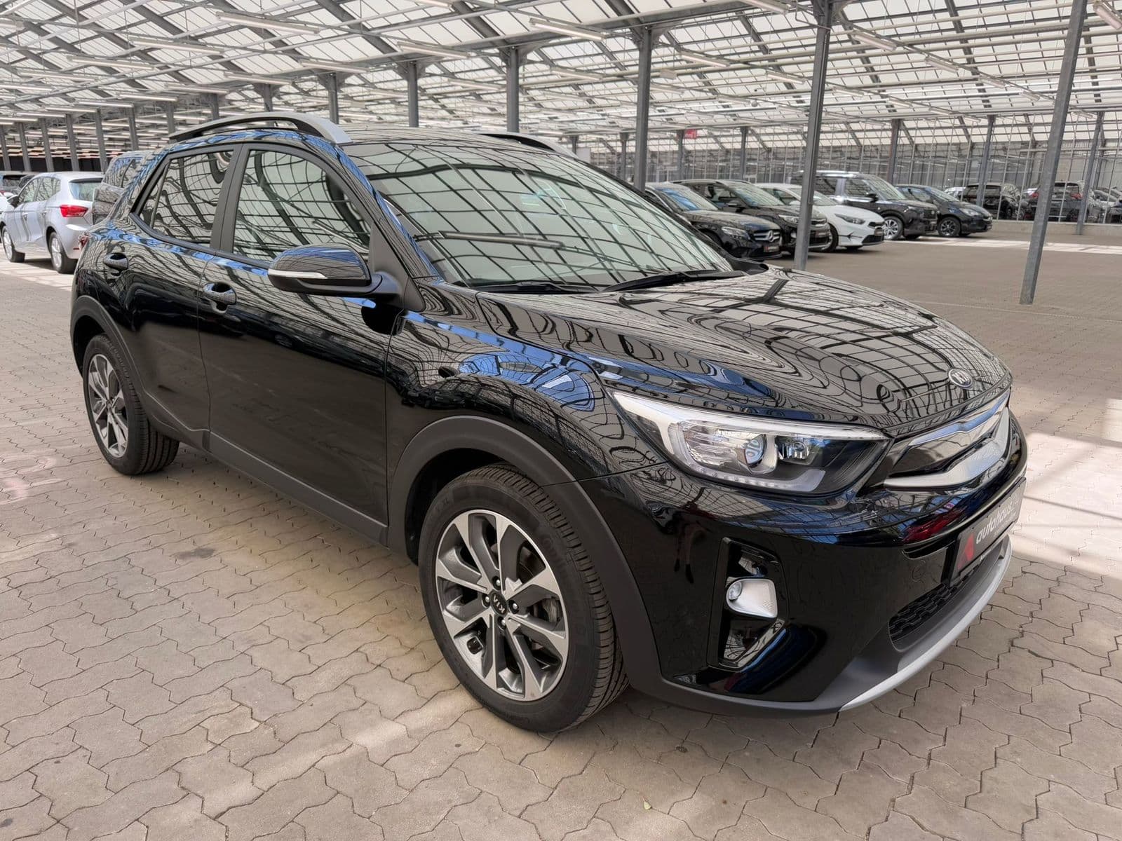 Kia Stonic SUV / Crossover / Geländewagen KIA Stonic 1.0 T-GDI 100 Vision Sports Utility Vehicle #1