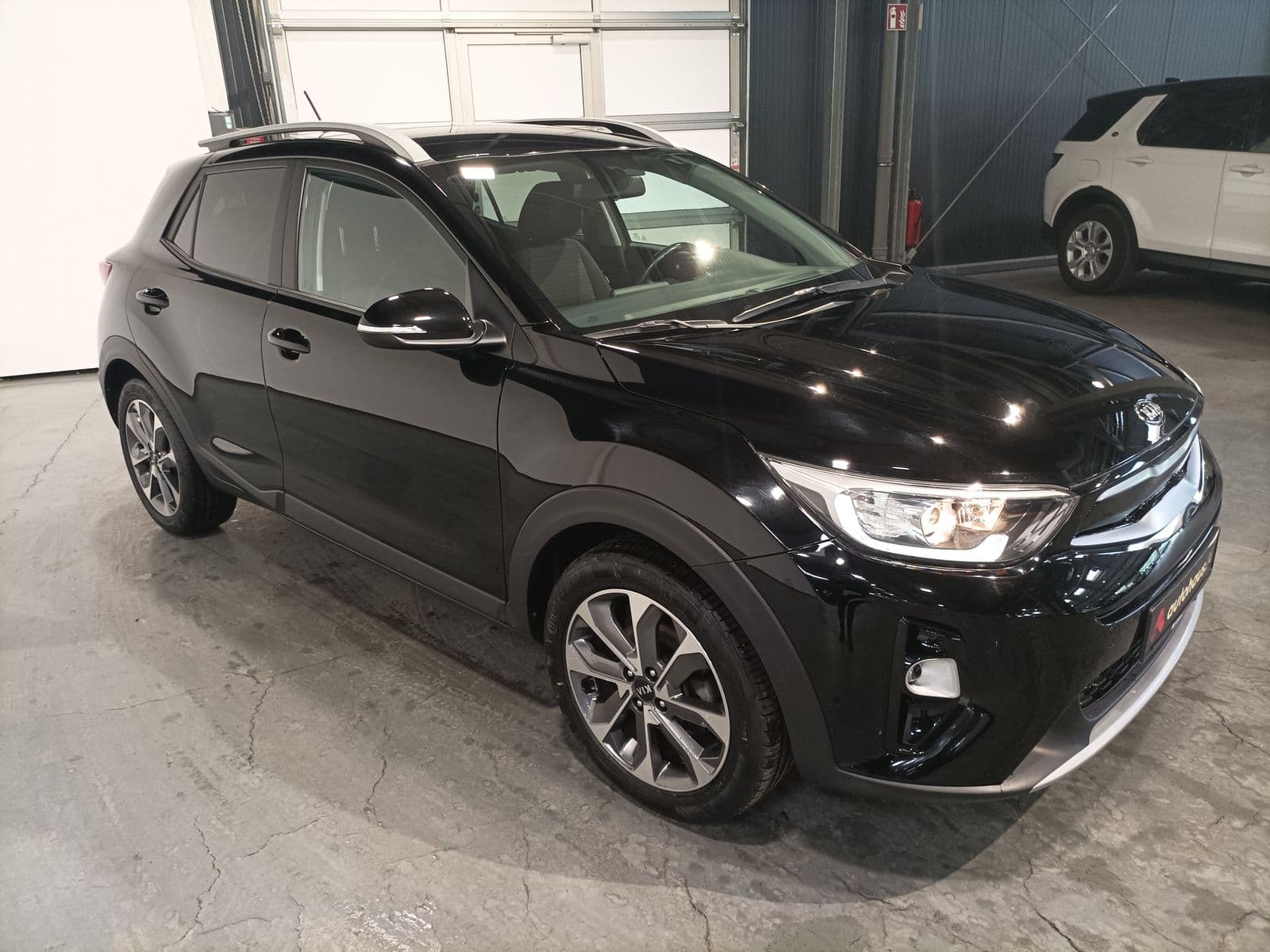 Kia Stonic SUV / Crossover / Geländewagen KIA Stonic 1.0 T-GDI 100 Vision Sports Utility Vehicle #1