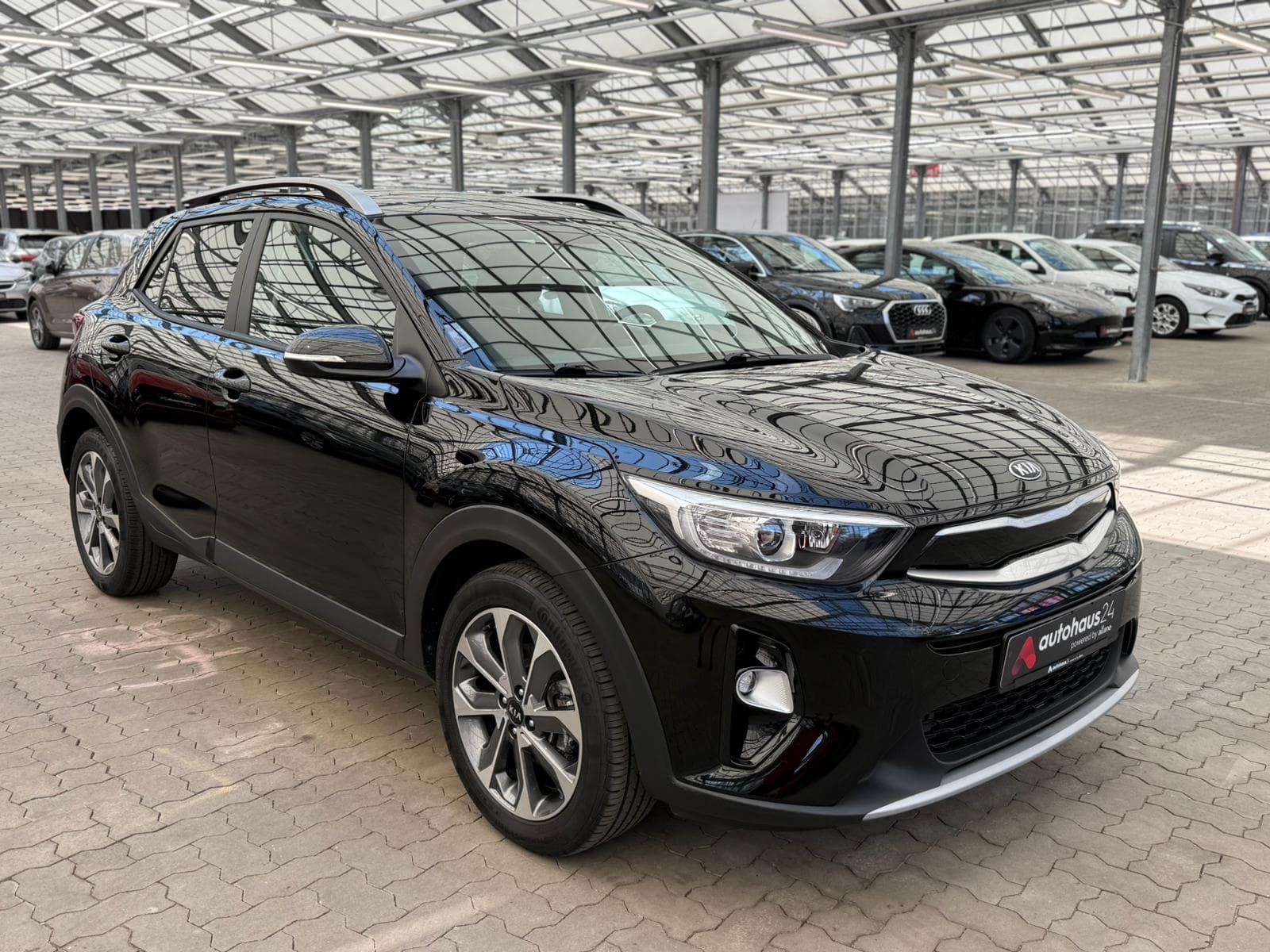 Kia Stonic SUV / Crossover / Geländewagen KIA Stonic 1.0 T-GDI 100 Vision Sports Utility Vehicle #1