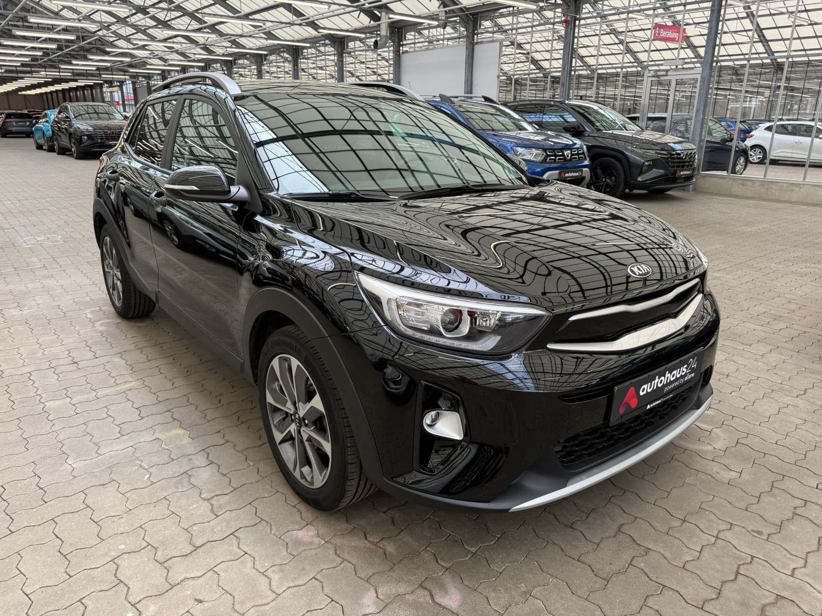 Kia Stonic SUV / Crossover / Geländewagen KIA Stonic 1.0 T-GDI 100 Vision Sports Utility Vehicle #1