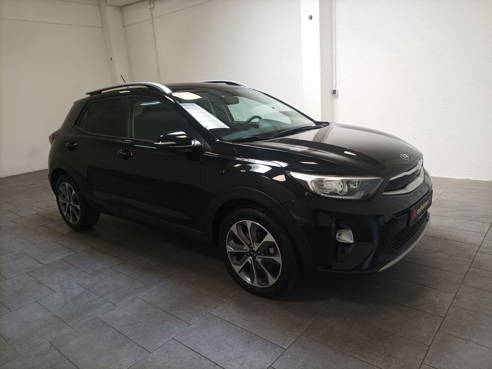 Kia Stonic SUV / Crossover / Geländewagen KIA Stonic 1.0 T-GDI 100 Vision Sports Utility Vehicle #1