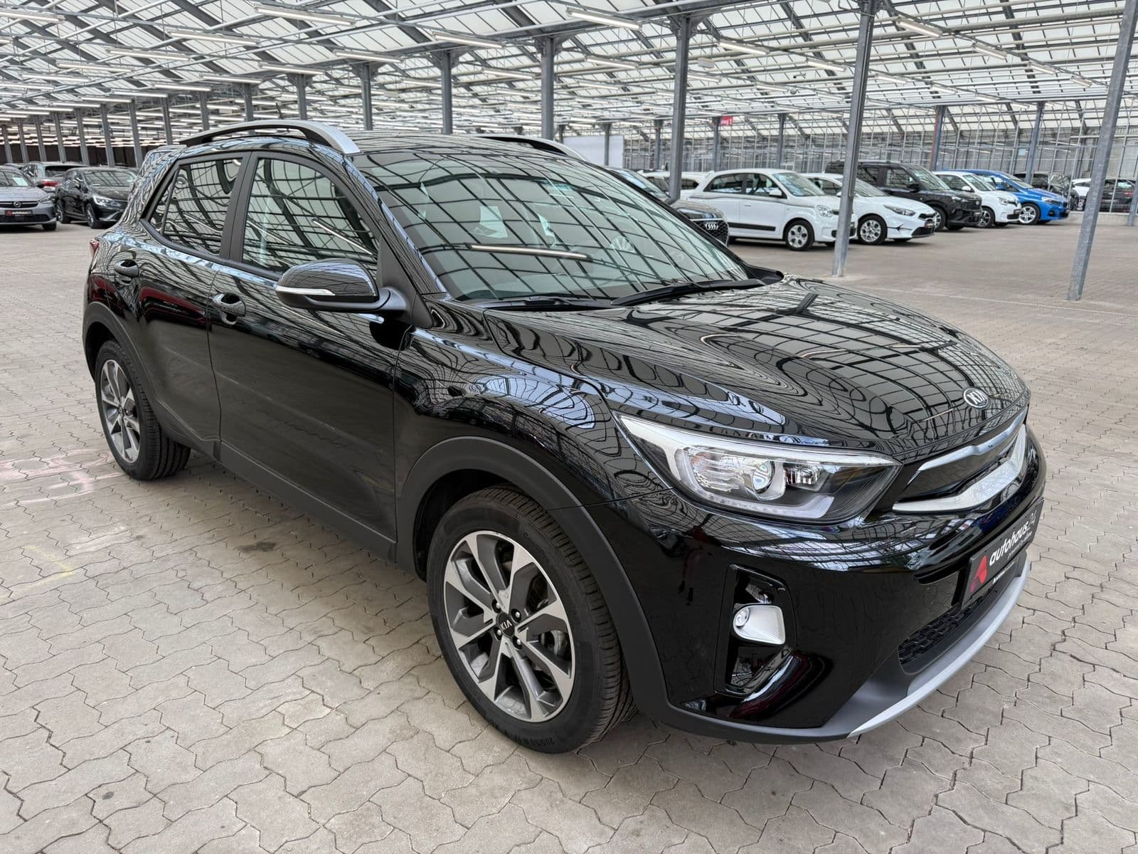Kia Stonic SUV / Crossover / Geländewagen KIA Stonic 1.0 T-GDI 100 Vision Sports Utility Vehicle #1