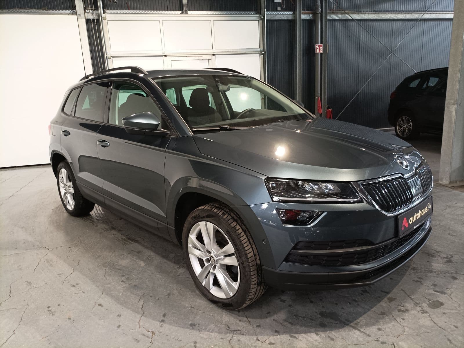 ŠKODA Karoq SUV / Crossover / Geländewagen SKODA Karoq 2.0l TDI STYLE Sports Utility Vehicle #1