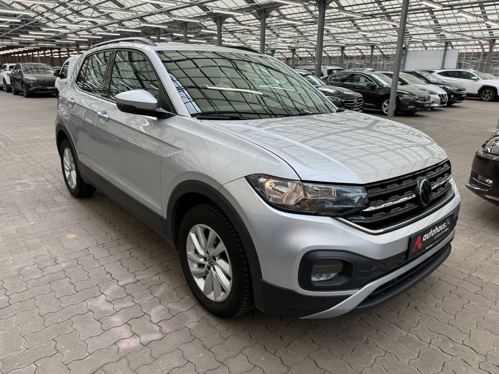Volkswagen T-Cross SUV / Crossover / Geländewagen VOLKSWAGEN T-Cross 1.0 TSI OPF Life Sports Utility Vehicle #1