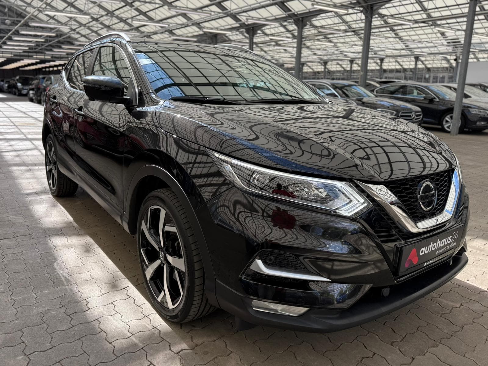 Nissan Qashqai SUV / Crossover / Geländewagen NISSAN Qashqai 1.3 DIG-T DCT 158PS Akari Crossover #1