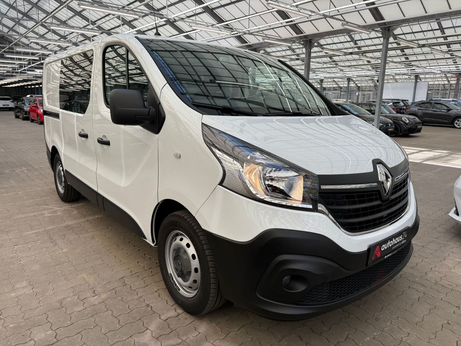 Renault Trafic Transporter RENAULT Trafic L1H1 2.0 ENERGY dCi 145 3,0t Komfort Kastenwagen #1