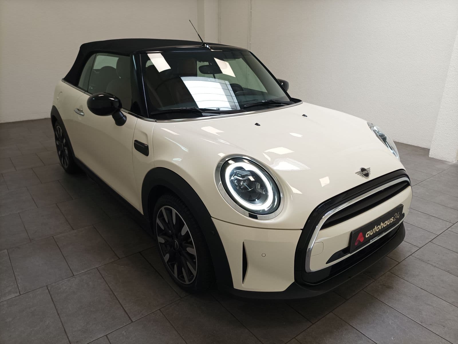 MINI Cabrio Cabrio / Roadster MINI MINI Cooper Cabrio Classic Trim Cabriolet #1