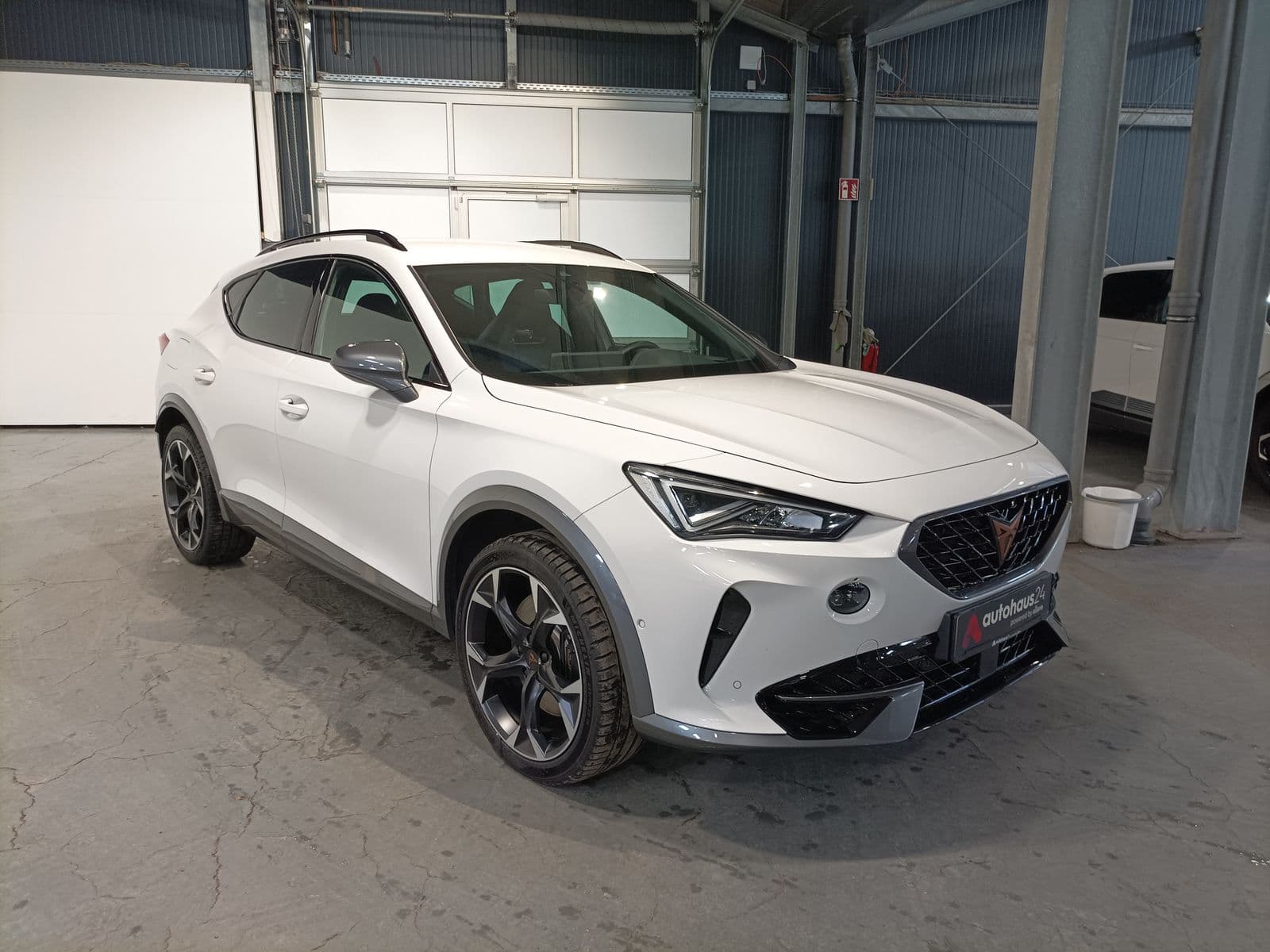 CUPRA Formentor SUV / Crossover / Geländewagen CUPRA Formentor 2.0 TSI 228kW VZ 4Drive DSG Sports Utility Vehicle #1