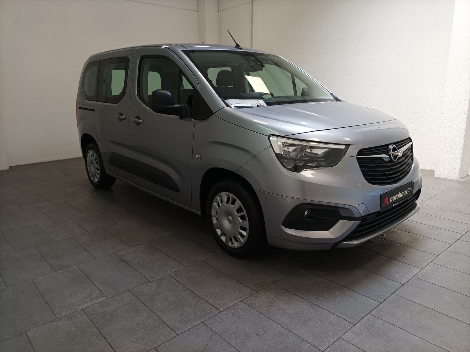 Opel Combo Kleinbus / Van OPEL Combo Life 1.2 Turbo 81kW Edition Kompaktvan #1