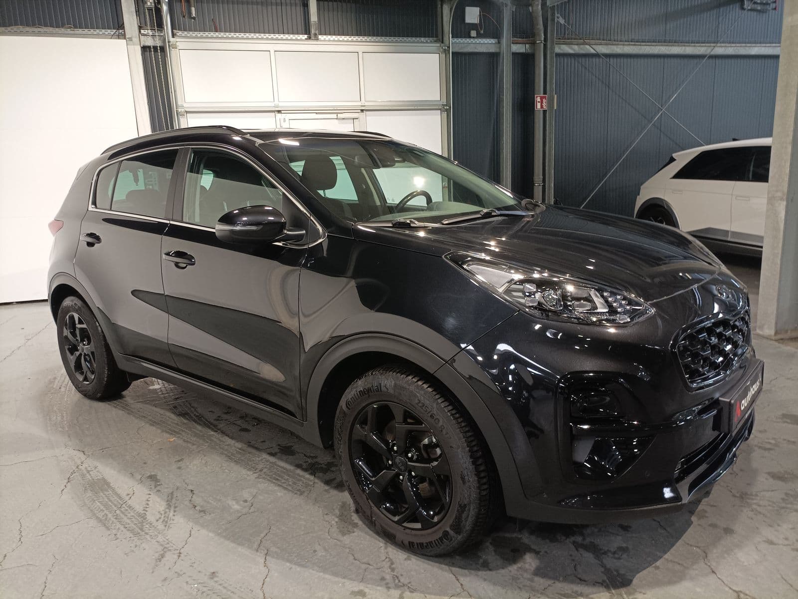 Kia Sportage SUV / Crossover / Geländewagen KIA Sportage 1.6 T-GDI DCT 4WD Black Edition Sports Utility Vehicle #1