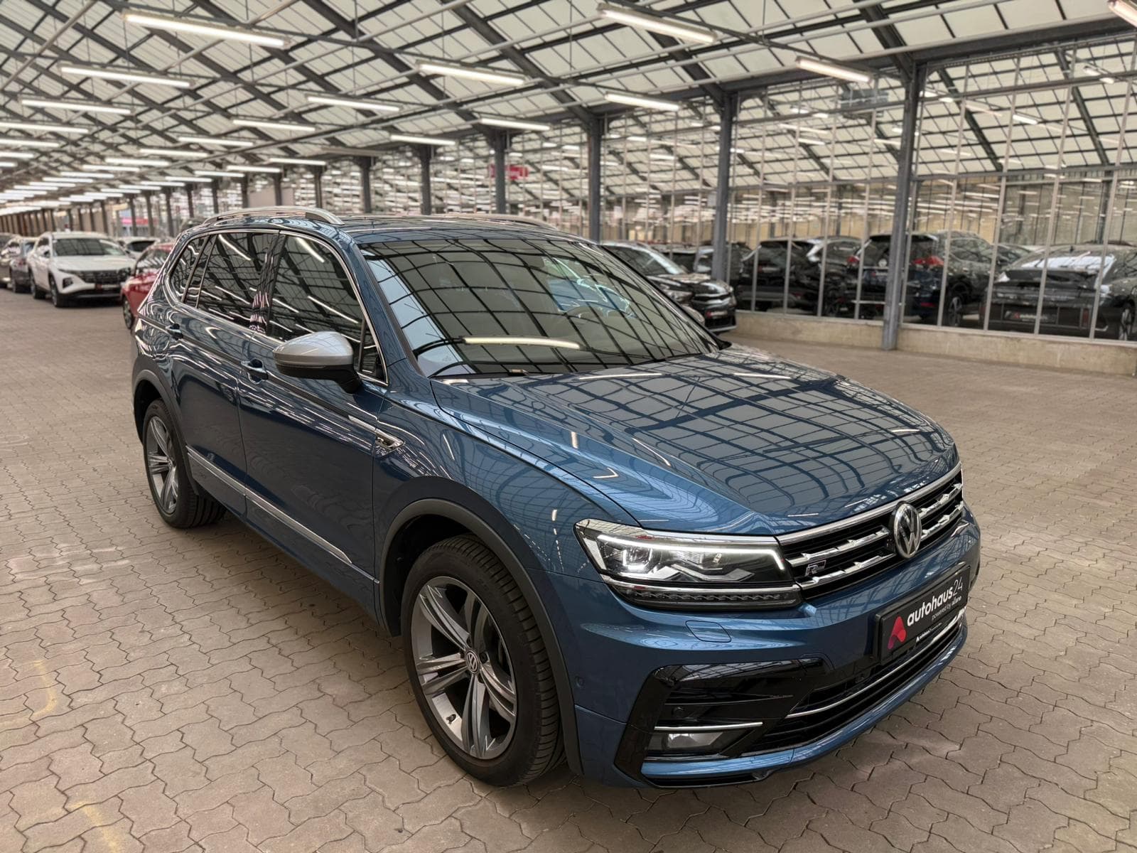 Volkswagen Tiguan SUV / Crossover / Geländewagen VOLKSWAGEN Tiguan Allspace 2.0 TDI SCR 147kW DSG 4MOTION Highline Sports Utility #1