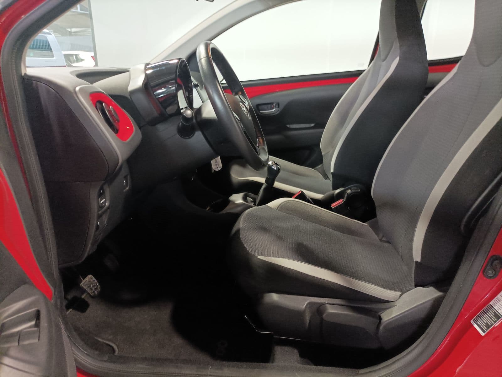 Toyota Aygo Kleinwagen Aygo 1.0 Team D #8