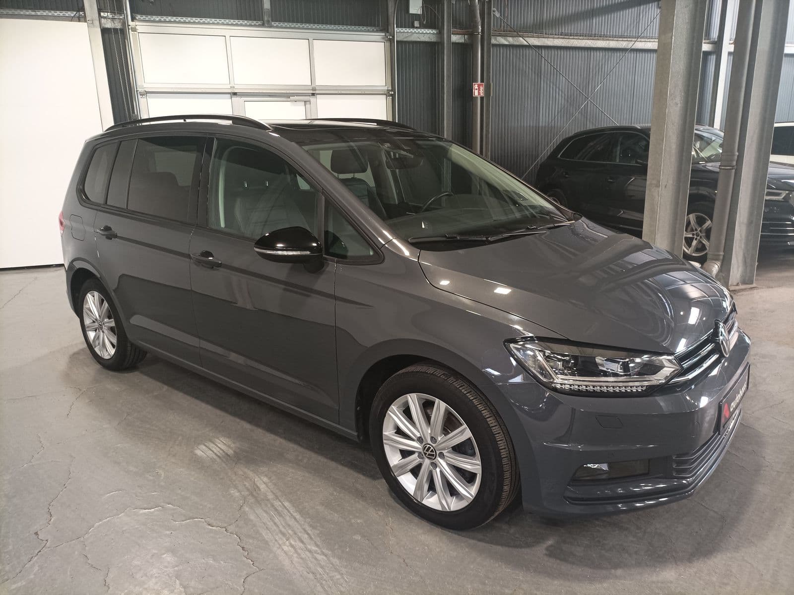Volkswagen Touran Kleinbus / Van VOLKSWAGEN Touran 2.0 TDI SCR DSG Highline Kompaktvan #1