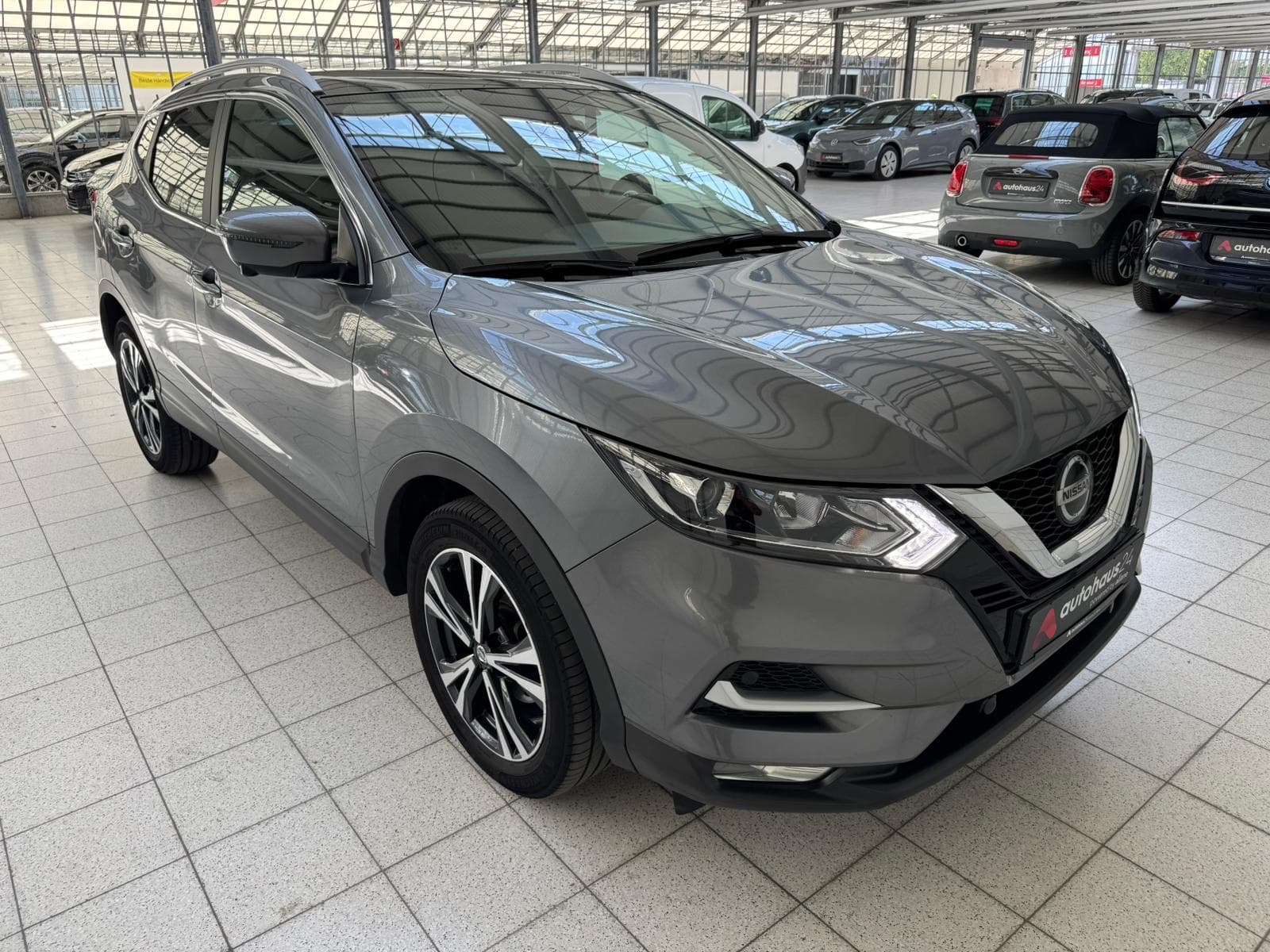 Nissan Qashqai SUV / Crossover / Geländewagen NISSAN Qashqai 1.3 DIG-T DCT 160PS Zama Crossover #1