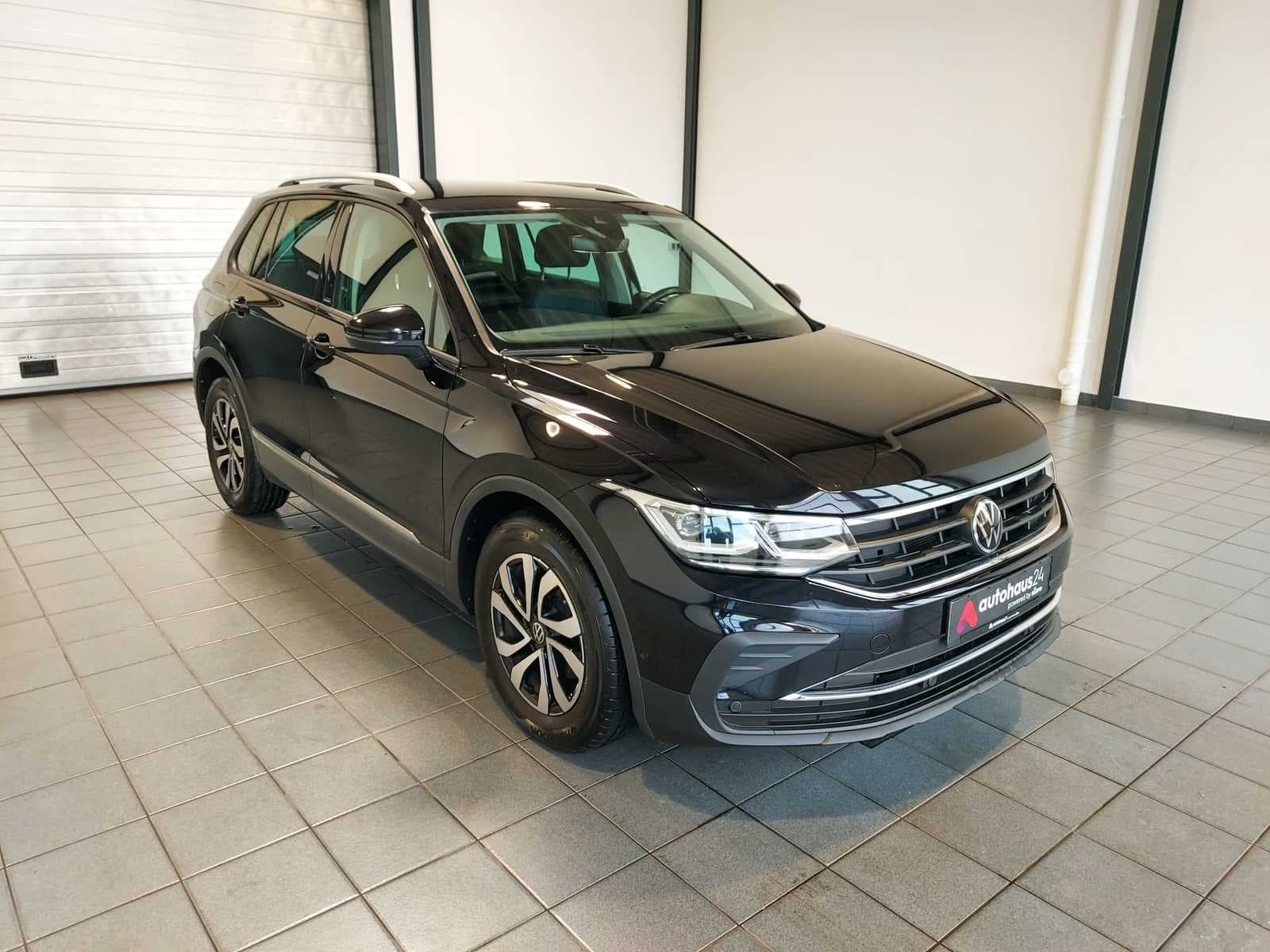 Volkswagen Tiguan SUV / Crossover / Geländewagen VOLKSWAGEN Tiguan 1.5 TSI OPF ACTIVE Sports Utility Vehicle #1