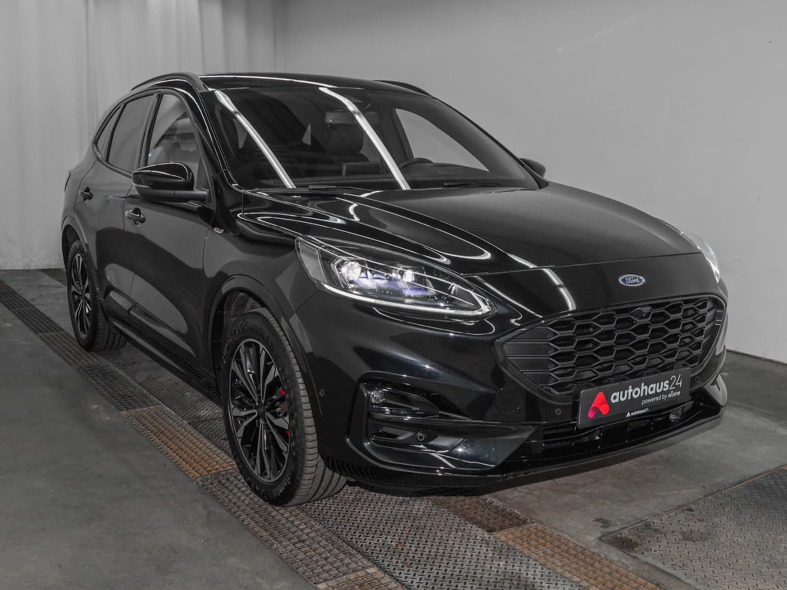 Ford Kuga SUV / Crossover / Geländewagen FORD Kuga 2.0 EcoBlue 140kW ST-Line X Auto 4WD Sports Utility Vehicle #1