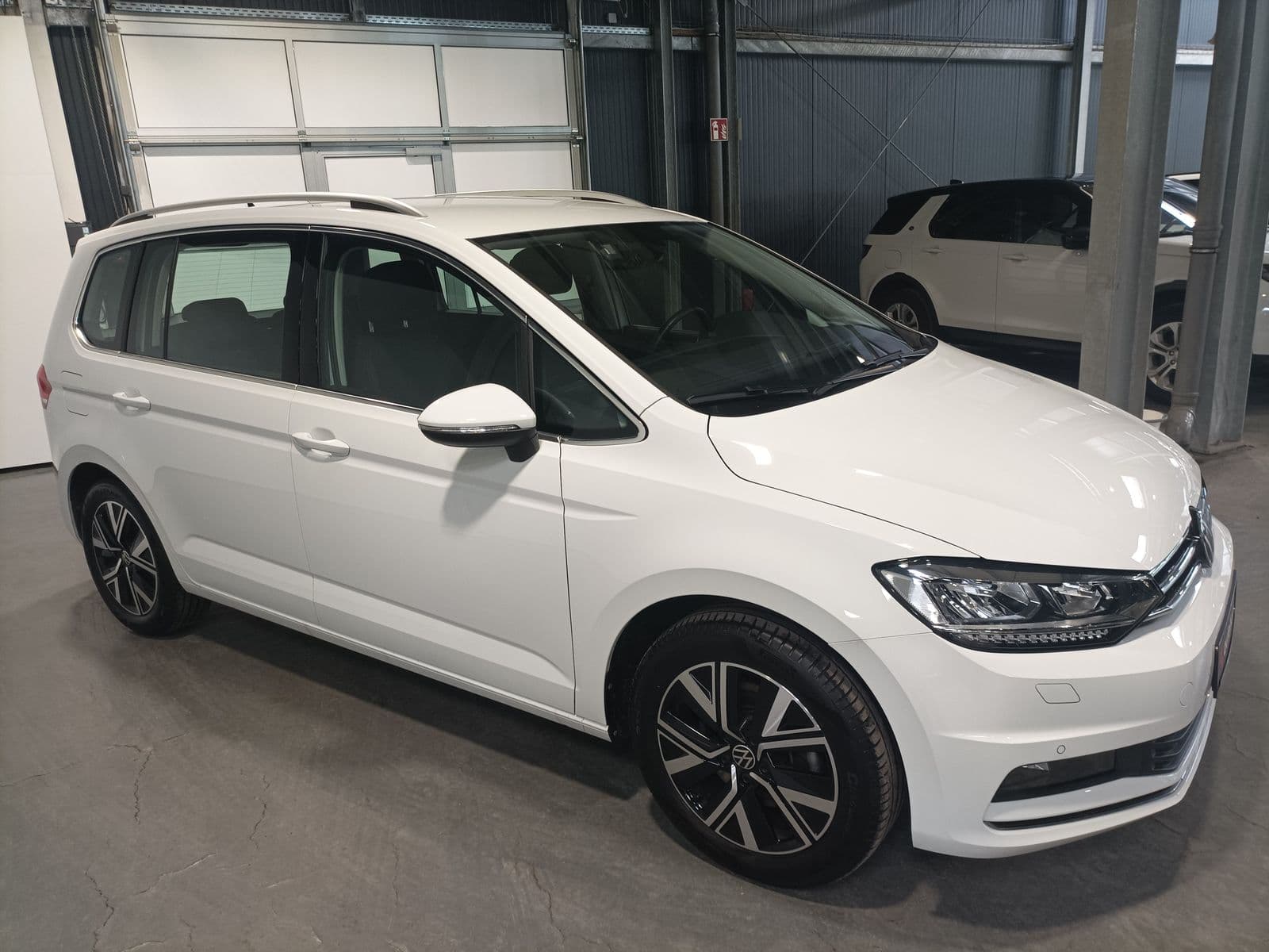 Volkswagen Touran Kleinbus / Van VOLKSWAGEN Touran 1.5 TSI OPF Highline Kompaktvan #1