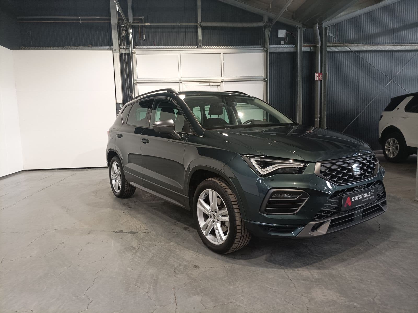 SEAT Ateca SUV / Crossover / Geländewagen SEAT Ateca 2.0 TSI 140kW FR 4Drive DSG Sports Utility Vehicle #1