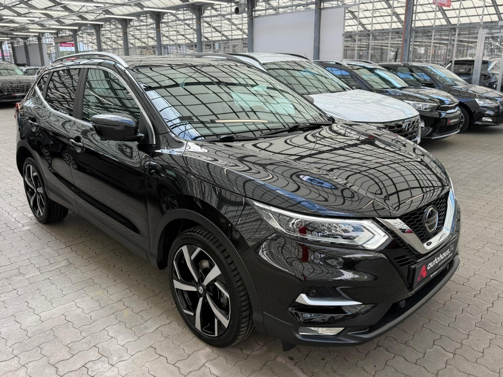 Nissan Qashqai SUV / Crossover / Geländewagen NISSAN Qashqai 1.3 DIG-T DCT 160PS Akari Crossover #1