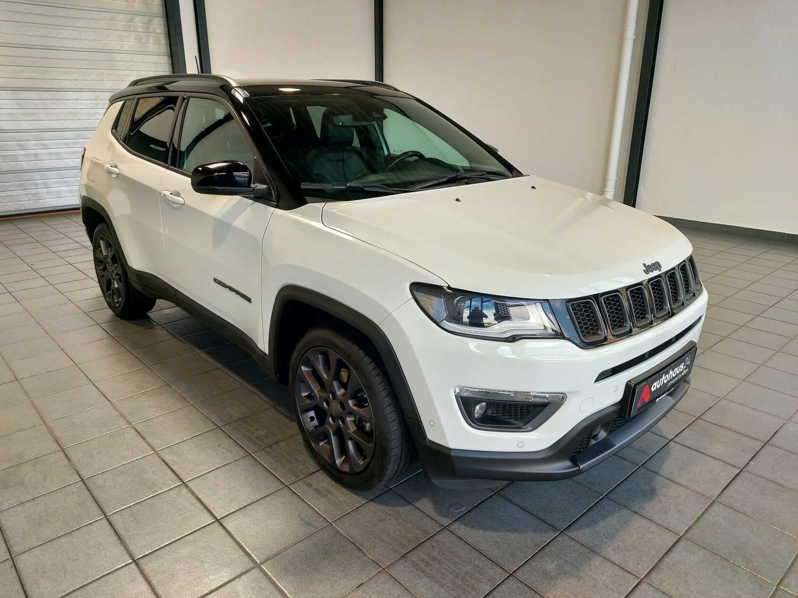 Jeep Compass SUV / Crossover / Geländewagen JEEP Compass 1.3 T-GDI I4 110kW S DCT Sports Utility Vehicle #1